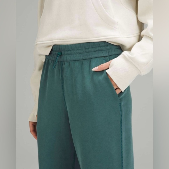 Lululemon Softstreme High-Rise Straight- Leg Cropped Pant - Picture 4 of 10